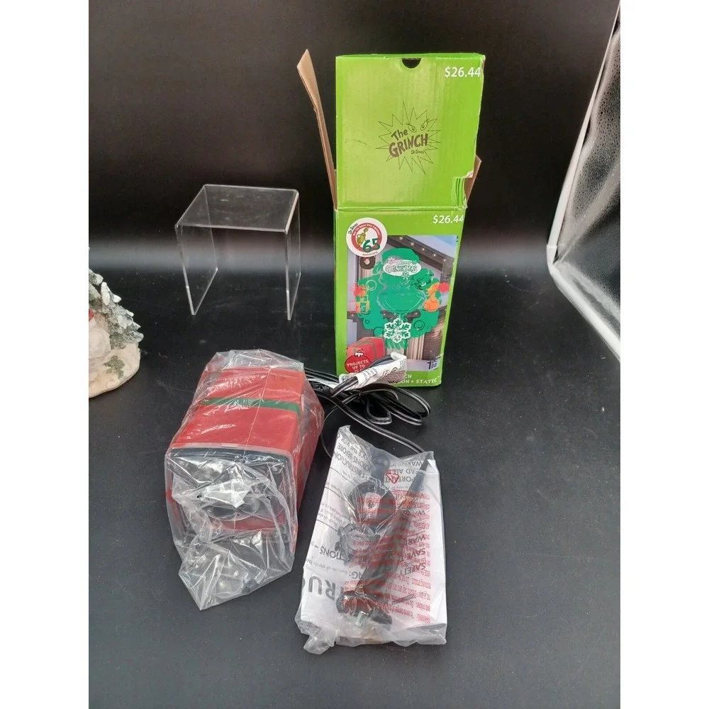 Dr. Seuss The‎ Grinch LED Whirl-A-Motion Projection Light Christmas Open Box